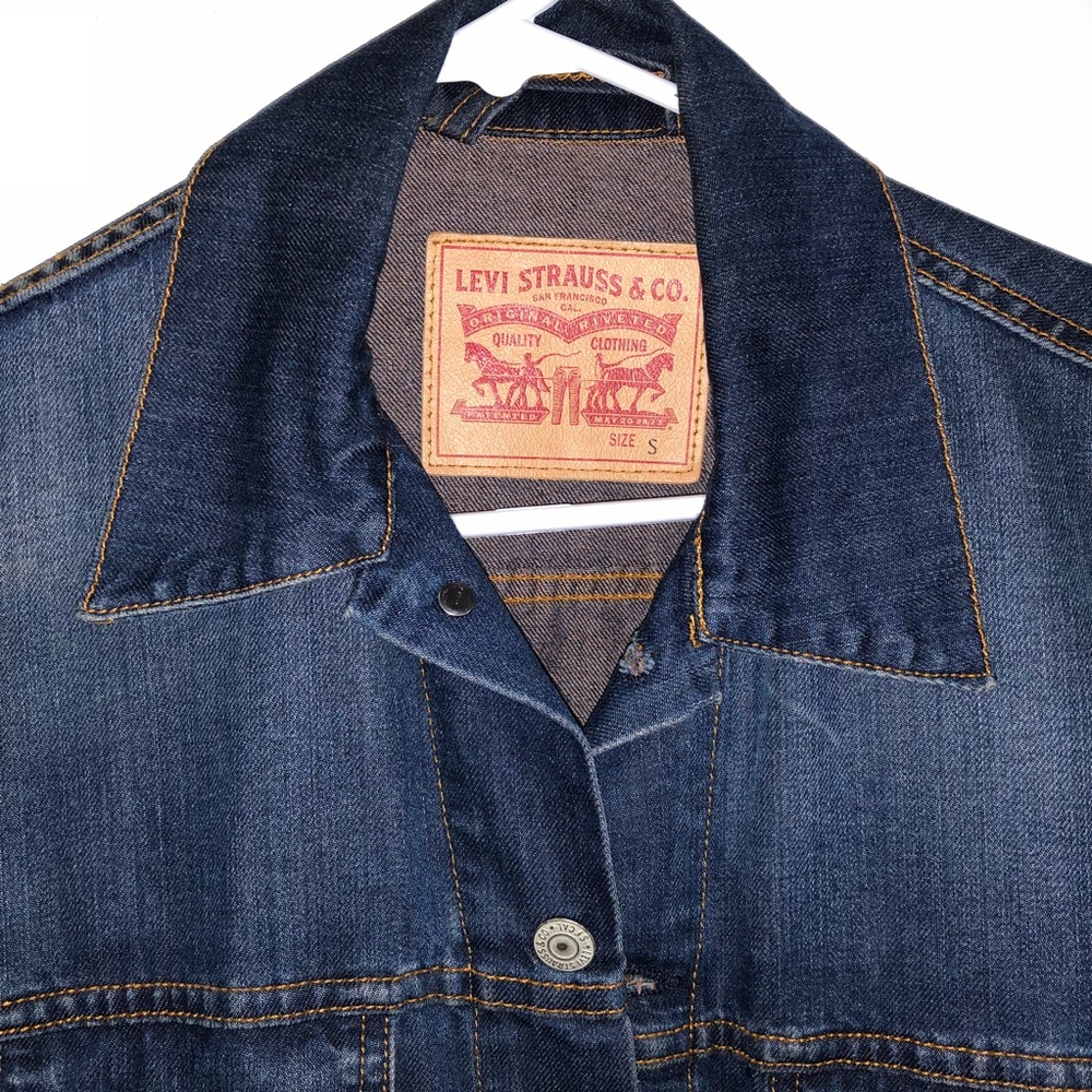 Vintage Levi’s dark denim jacket